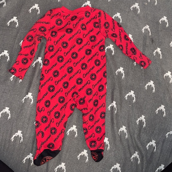 Newborn Converse Sleeper - Picture 2 of 3